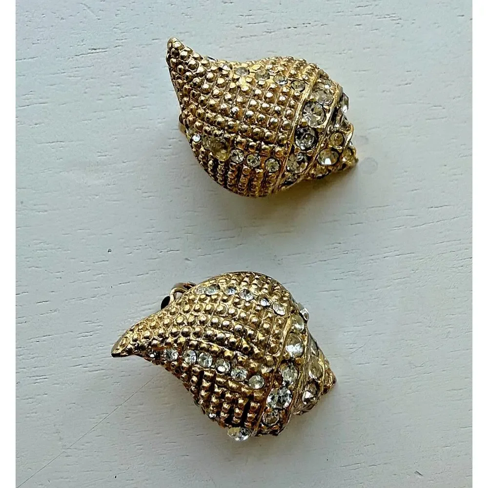 Vtg KJL Kenneth Jay Lane Signed Gold Tone Rhinestone Conch Shell Clip Earrings